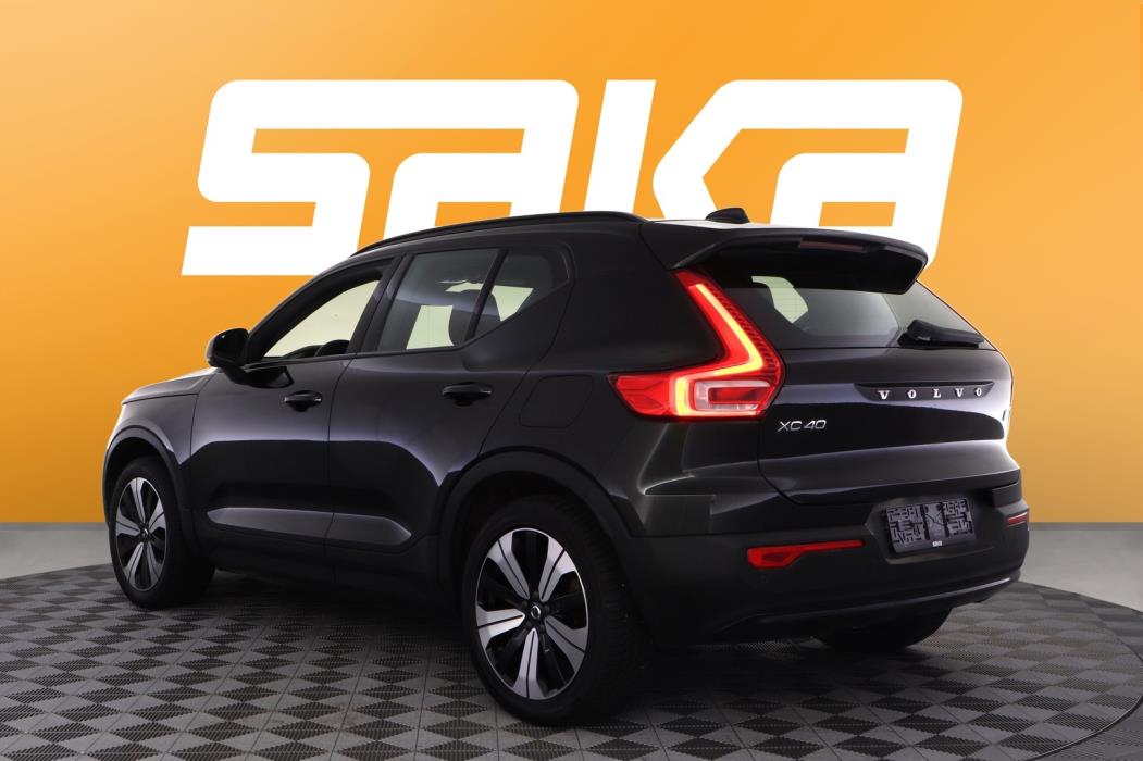 VOLVO XC40 2023