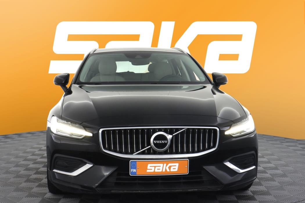 VOLVO V60 2022