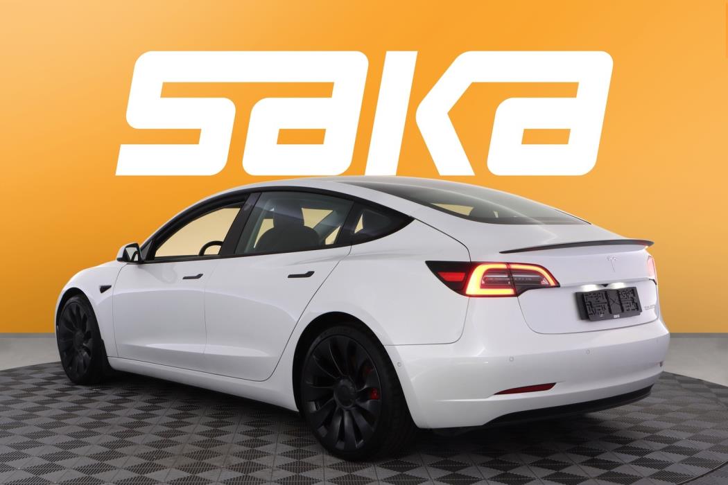 TESLA Model 3 2021