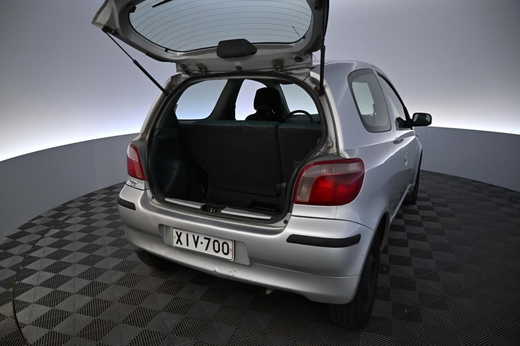 TOYOTA Yaris 1999