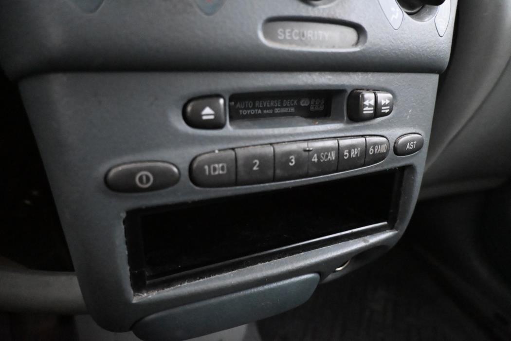 TOYOTA Yaris 1999
