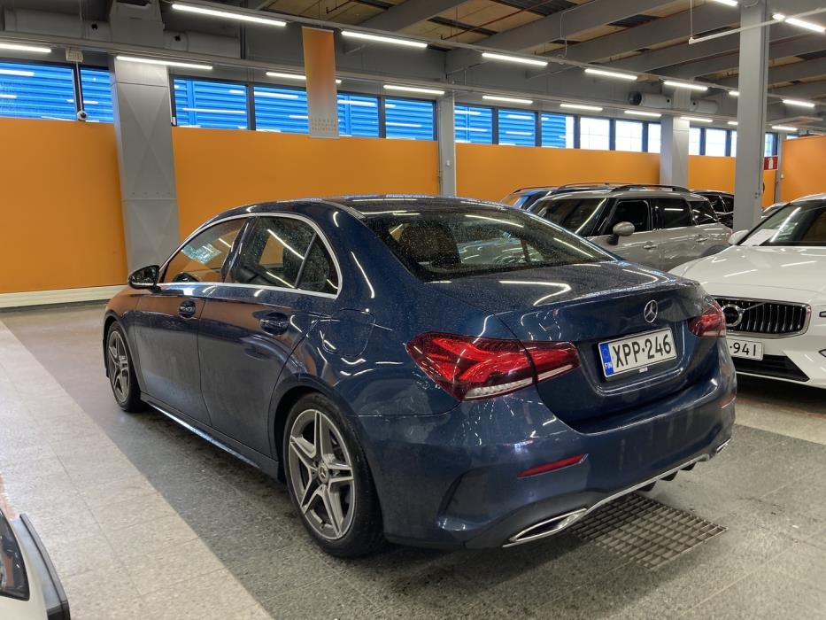MERCEDES-BENZ A 2022