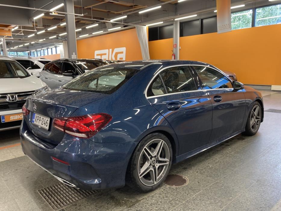 MERCEDES-BENZ A 2022