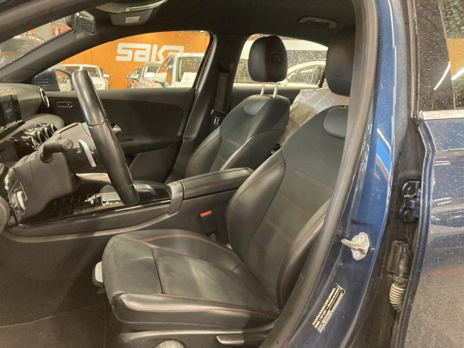 MERCEDES-BENZ A 2022