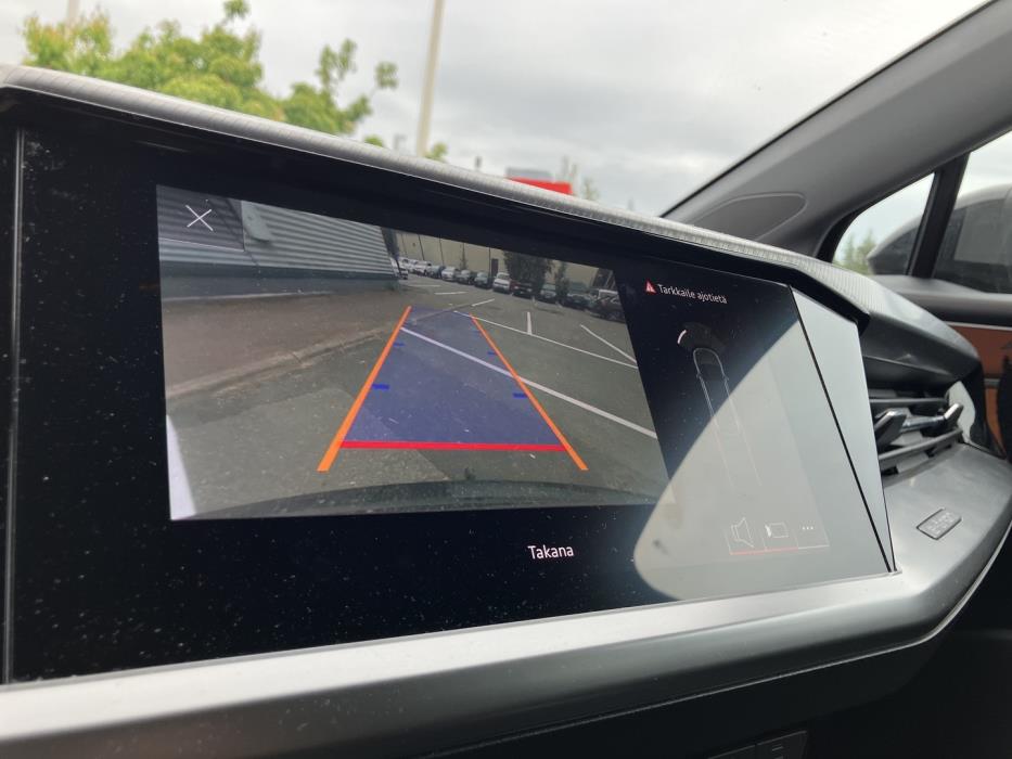 AUDI Q4 e-tron 2022