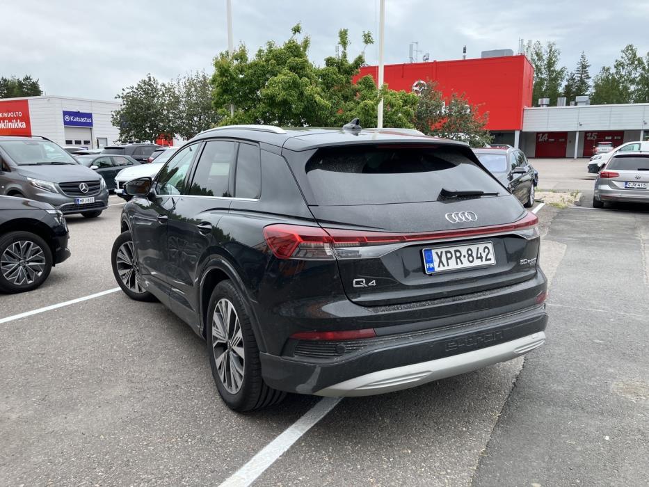 AUDI Q4 e-tron 2022