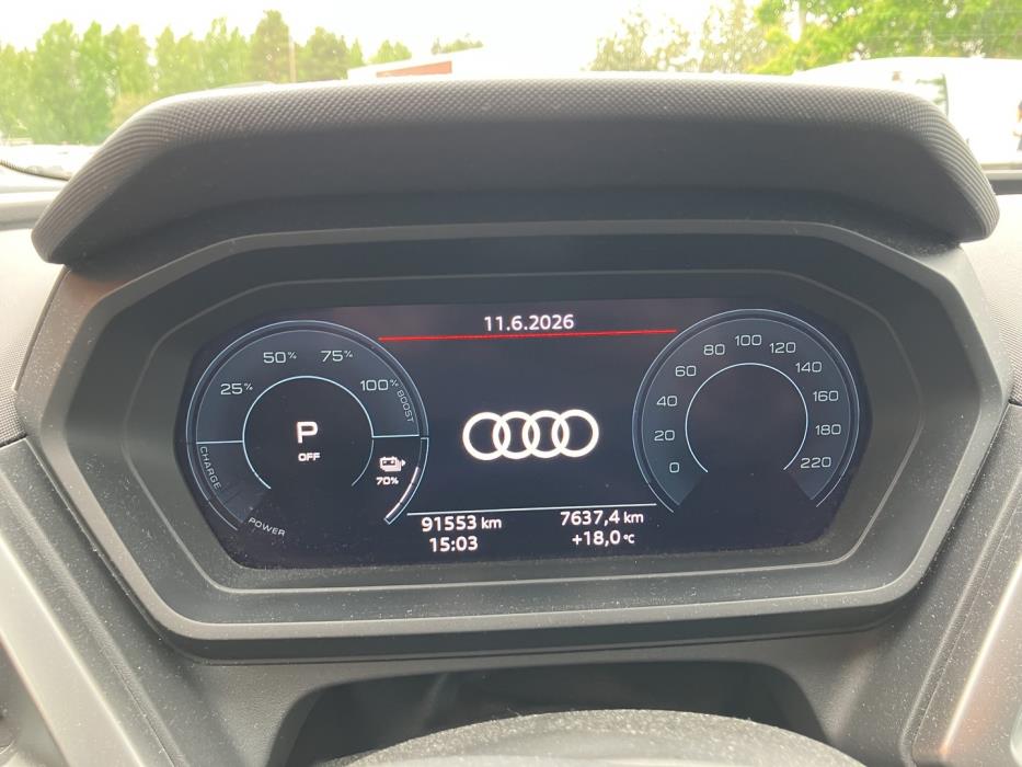 AUDI Q4 e-tron 2022