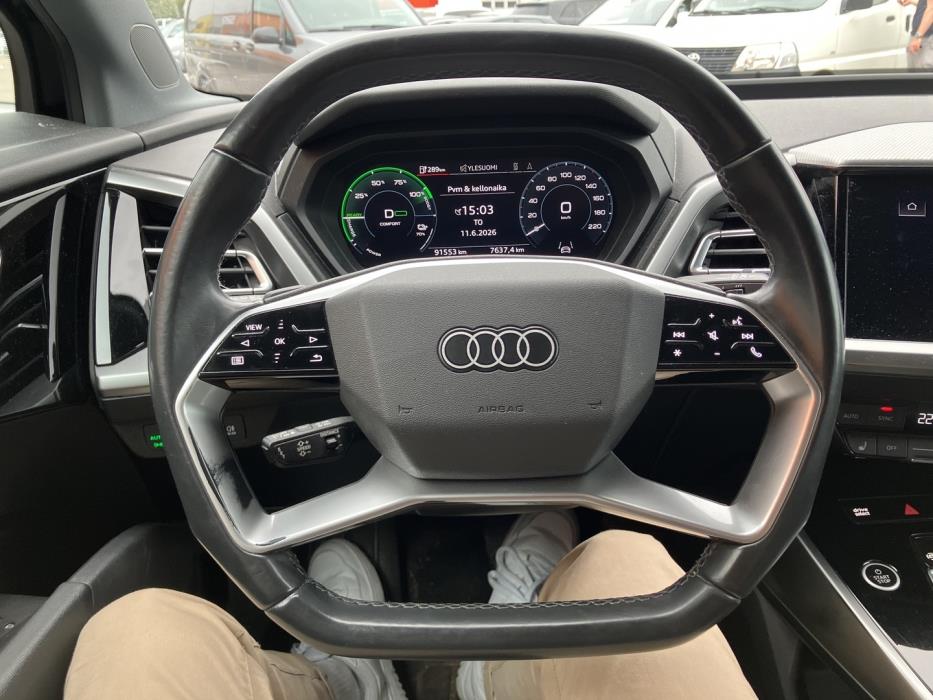 AUDI Q4 e-tron 2022