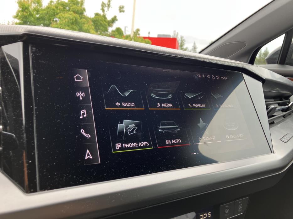 AUDI Q4 e-tron 2022