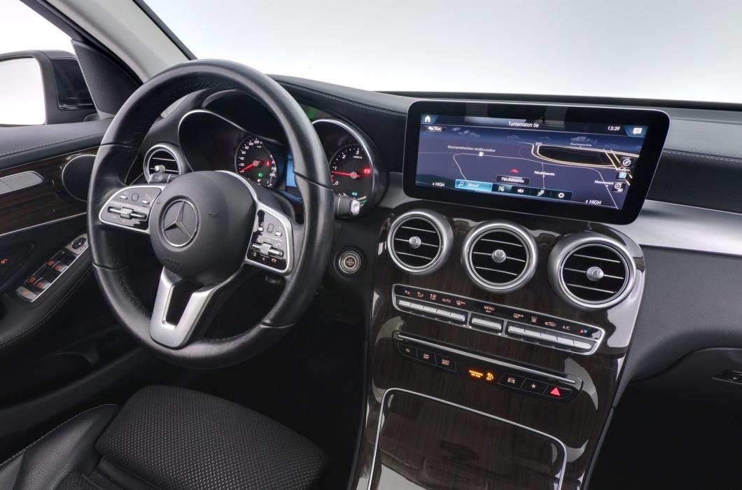 MERCEDES-BENZ GLC 2022