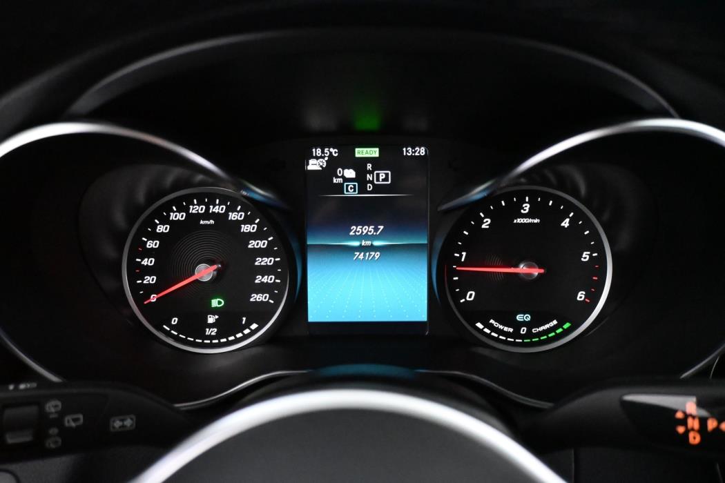 MERCEDES-BENZ GLC 2022