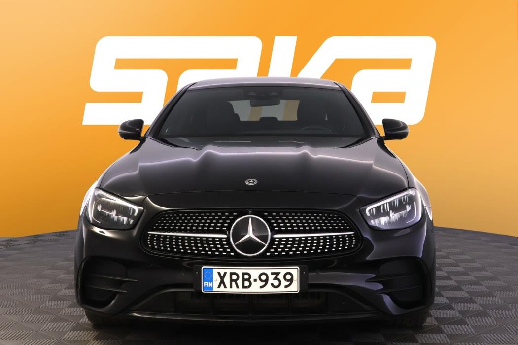 MERCEDES-BENZ E 2022