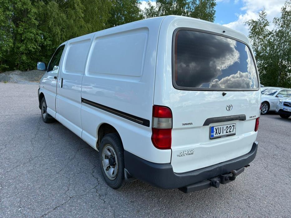 TOYOTA Hiace 2008