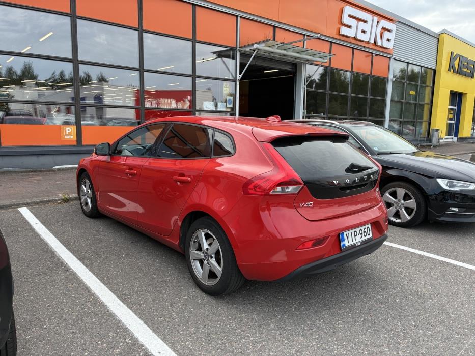 VOLVO V40 2014