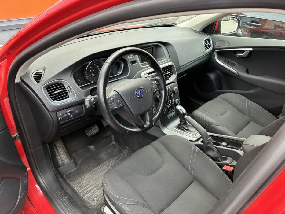 VOLVO V40 2014