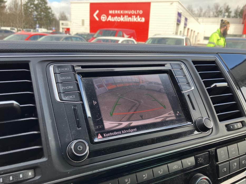 VOLKSWAGEN Multivan 2016