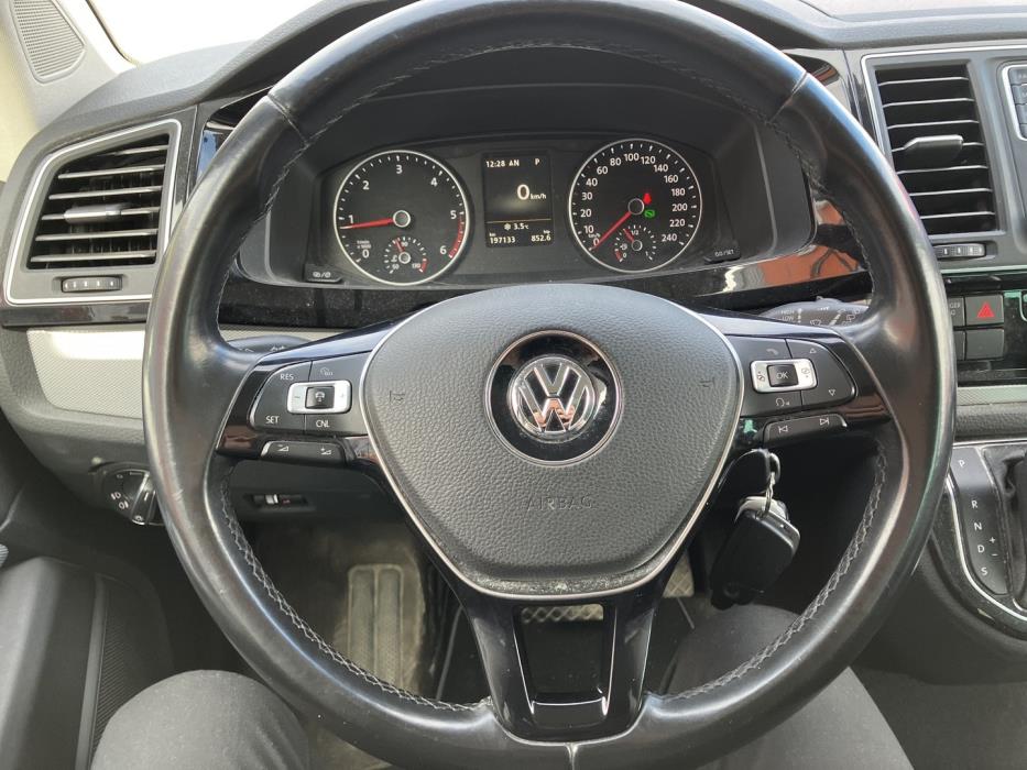 VOLKSWAGEN Multivan 2016