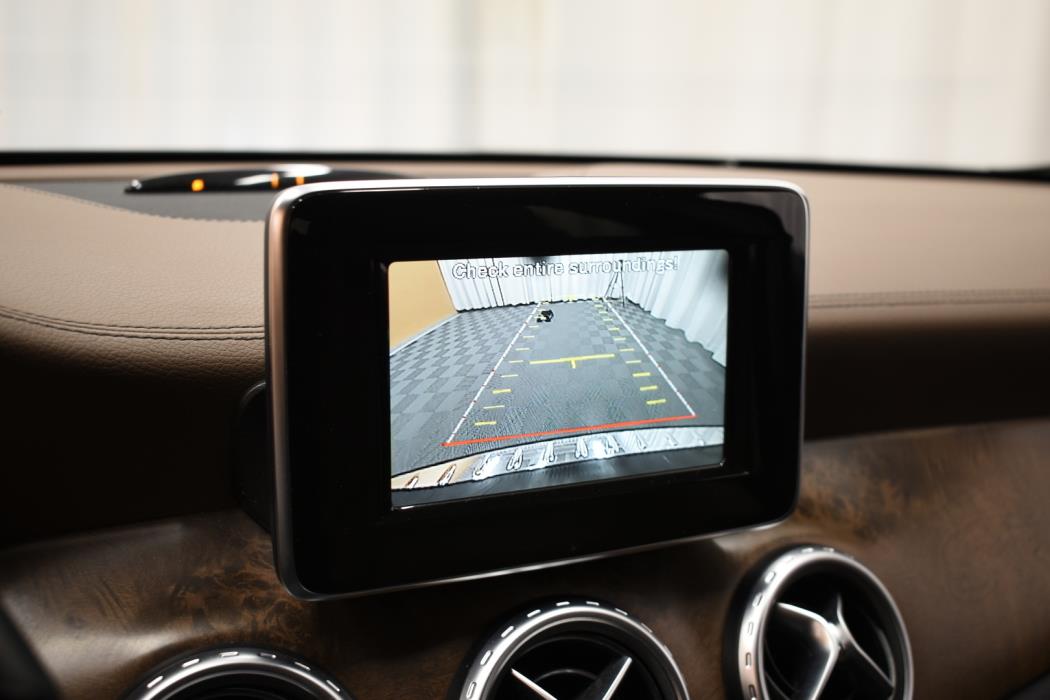 MERCEDES-BENZ GLA 2015