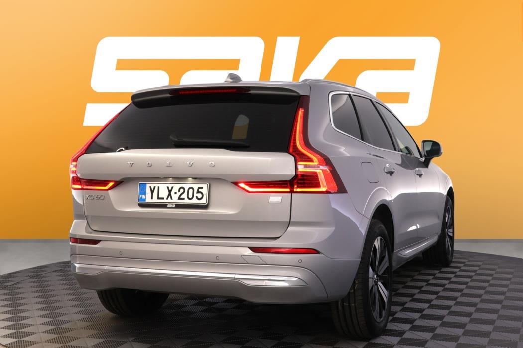VOLVO XC60 2023