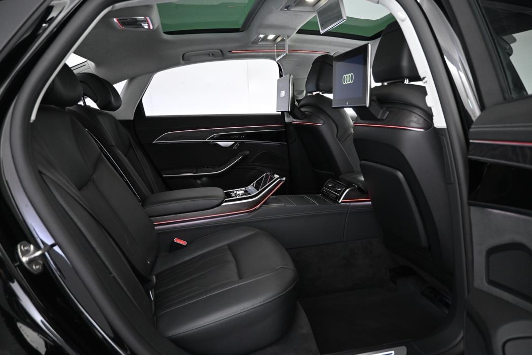 AUDI A8 2022