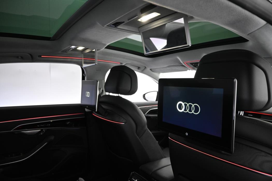 AUDI A8 2022