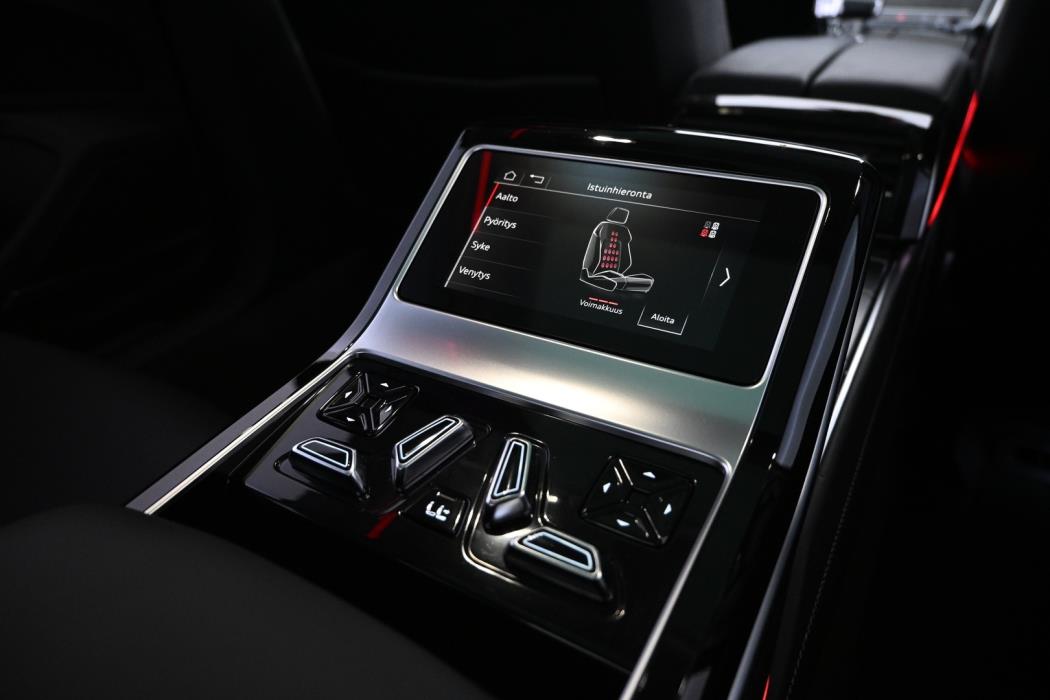 AUDI A8 2022