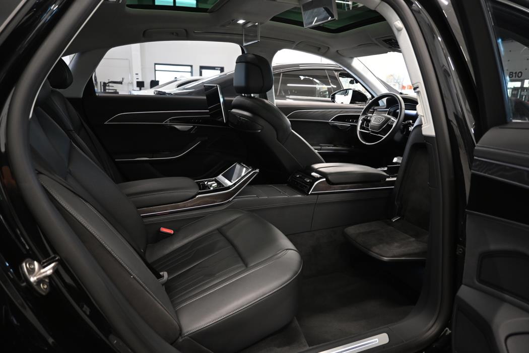AUDI A8 2022
