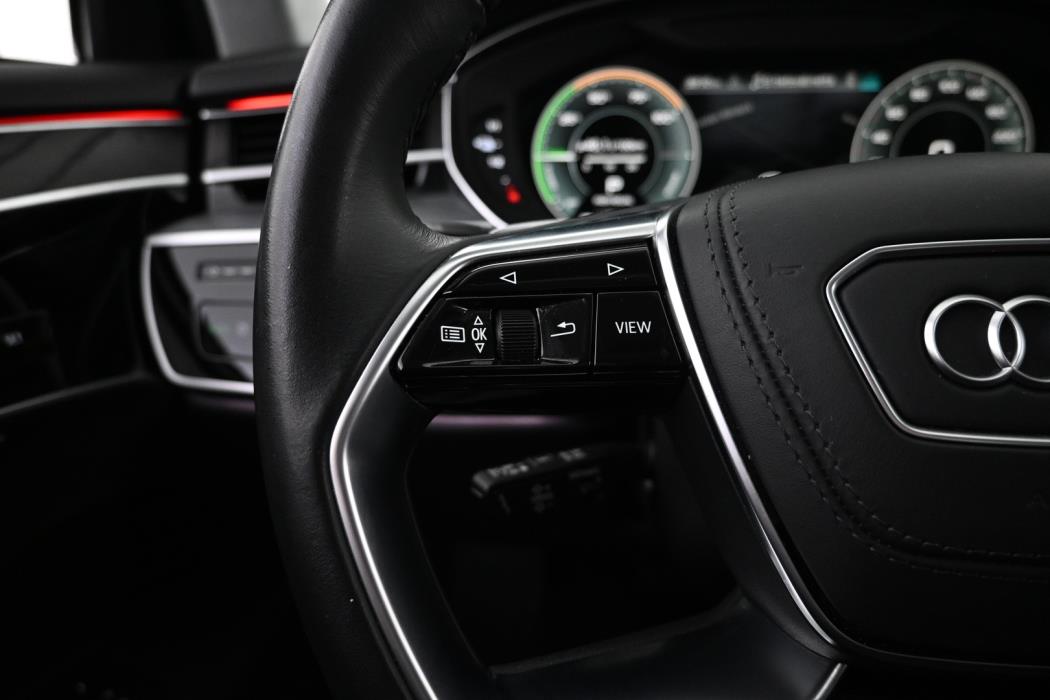 AUDI A8 2022