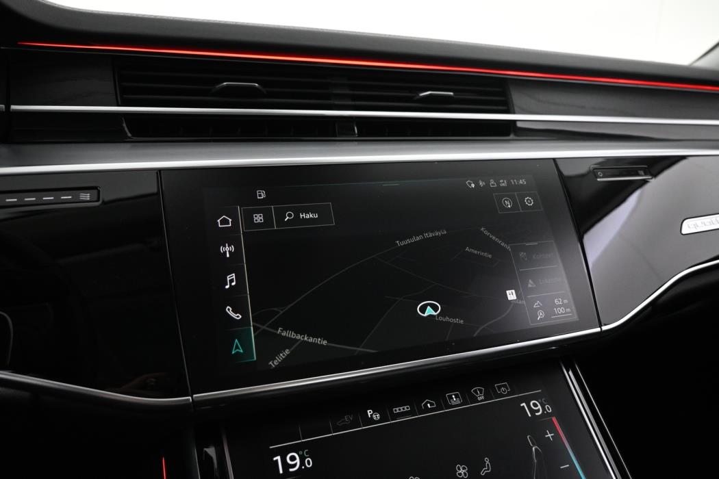 AUDI A8 2022