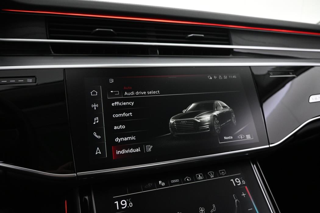AUDI A8 2022