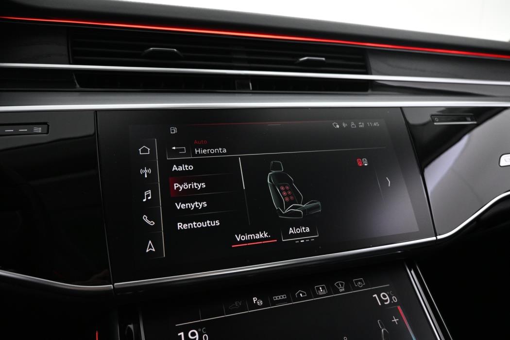 AUDI A8 2022