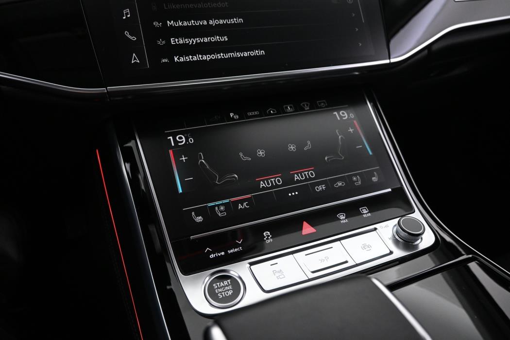AUDI A8 2022