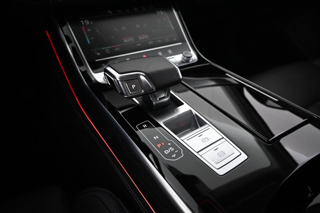 AUDI A8 2022