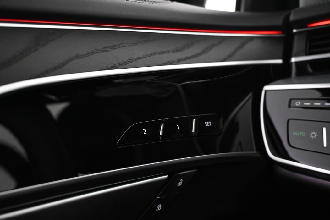 AUDI A8 2022