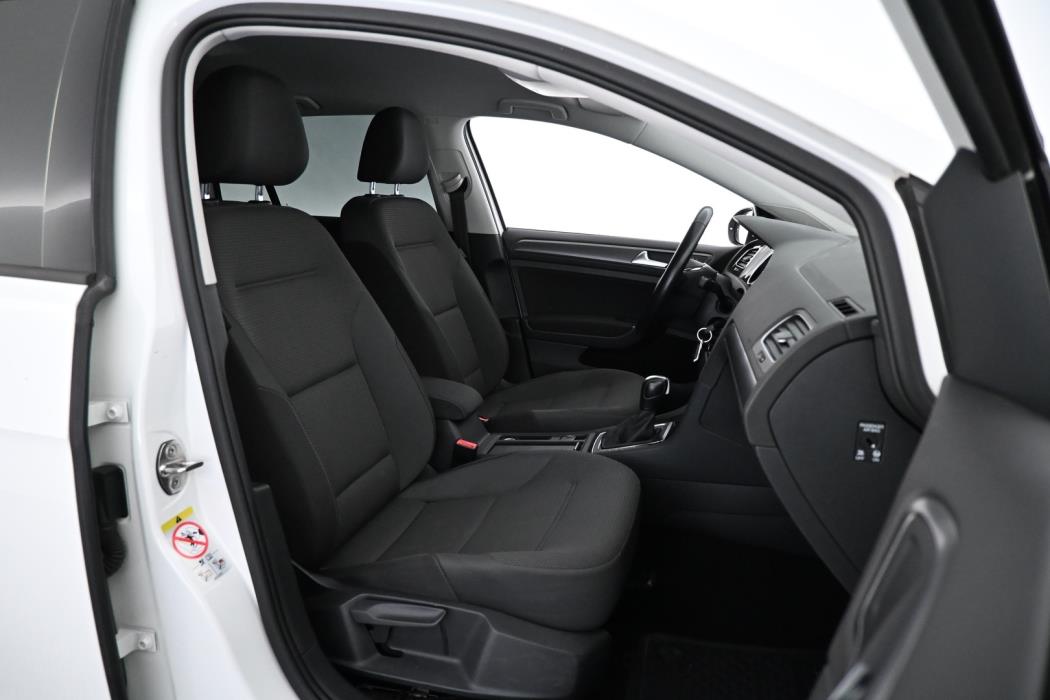 VOLKSWAGEN Golf 2020