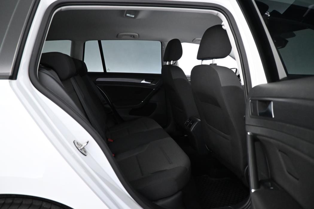 VOLKSWAGEN Golf 2020