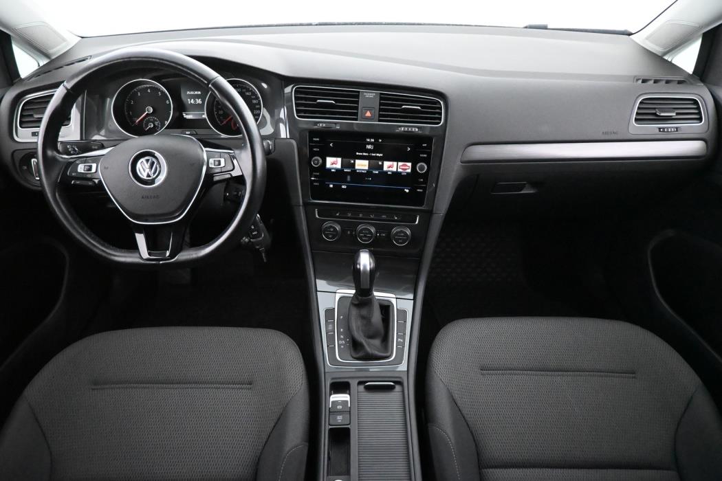 VOLKSWAGEN Golf 2020