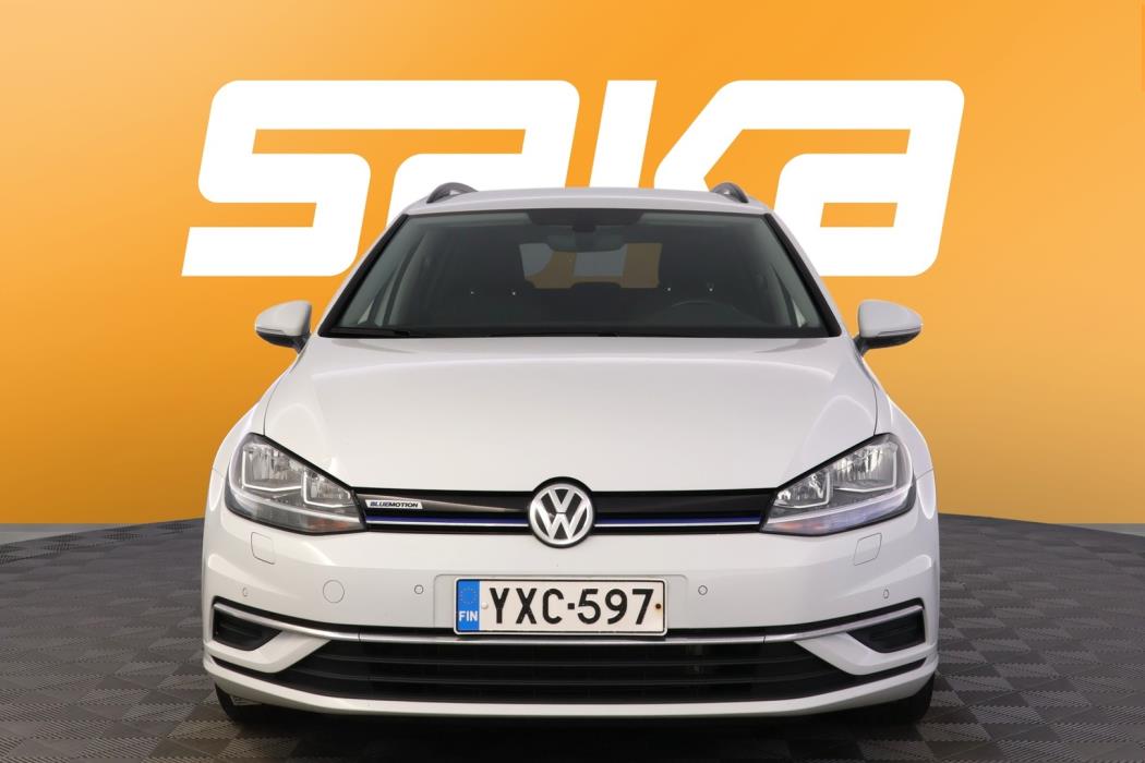 VOLKSWAGEN Golf 2020