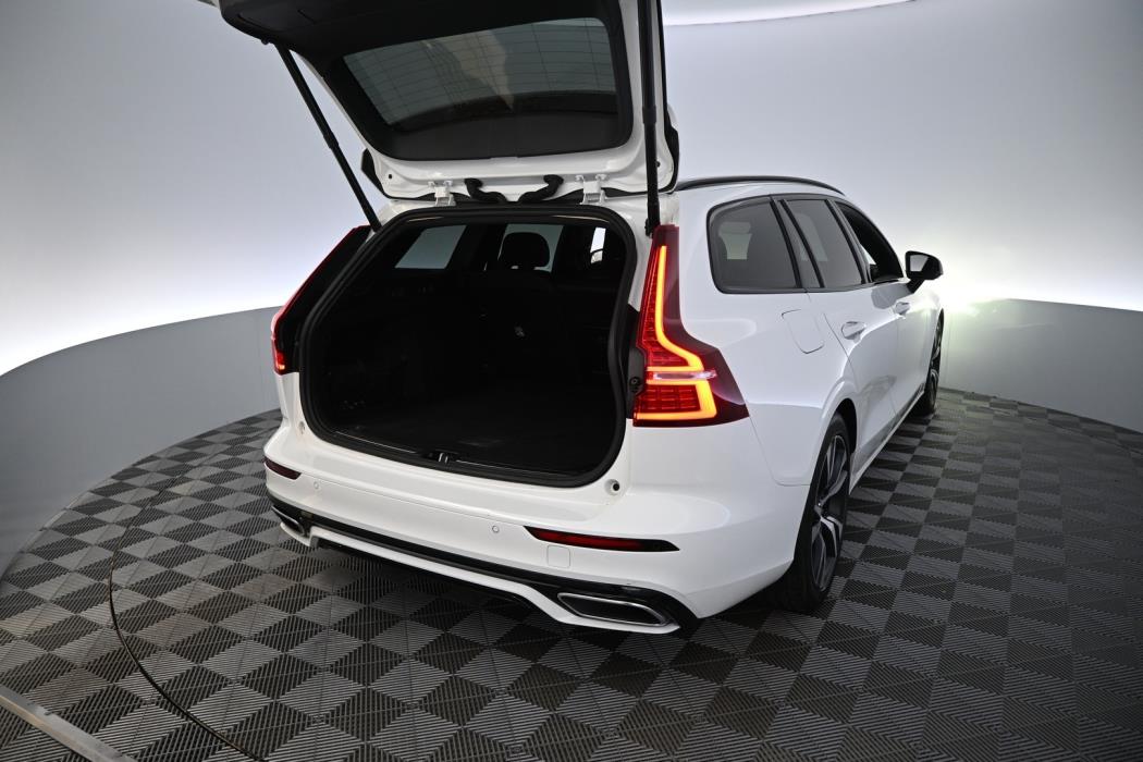 VOLVO V60 2021