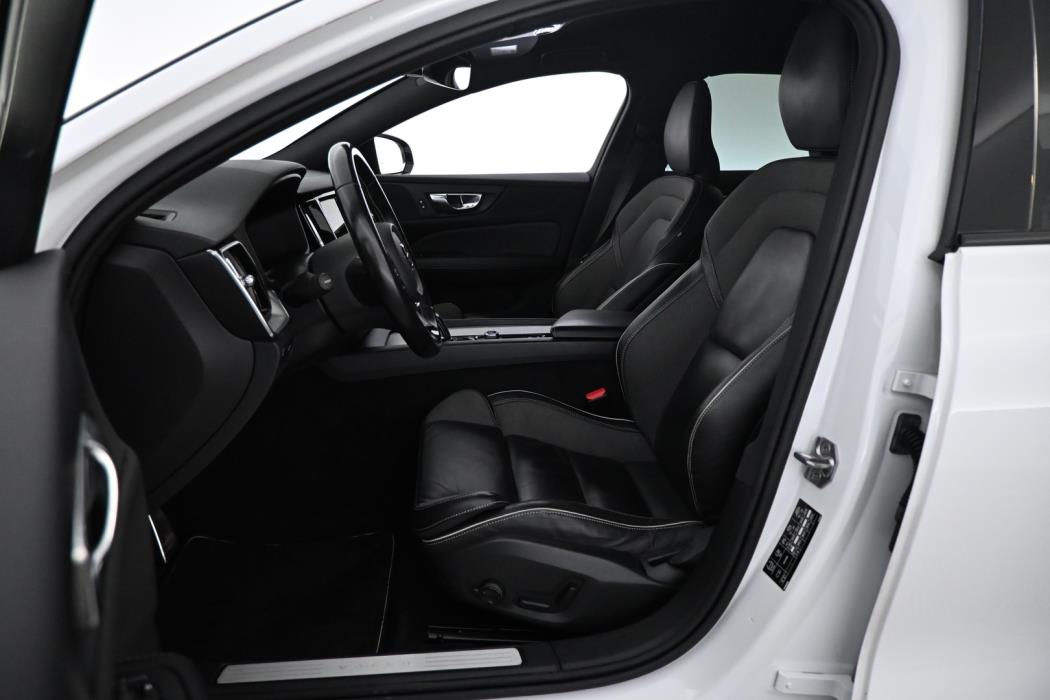 VOLVO V60 2021