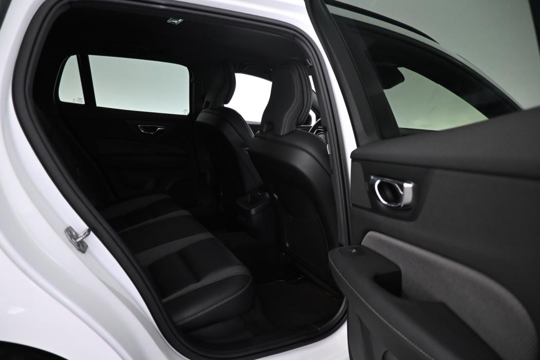 VOLVO V60 2021