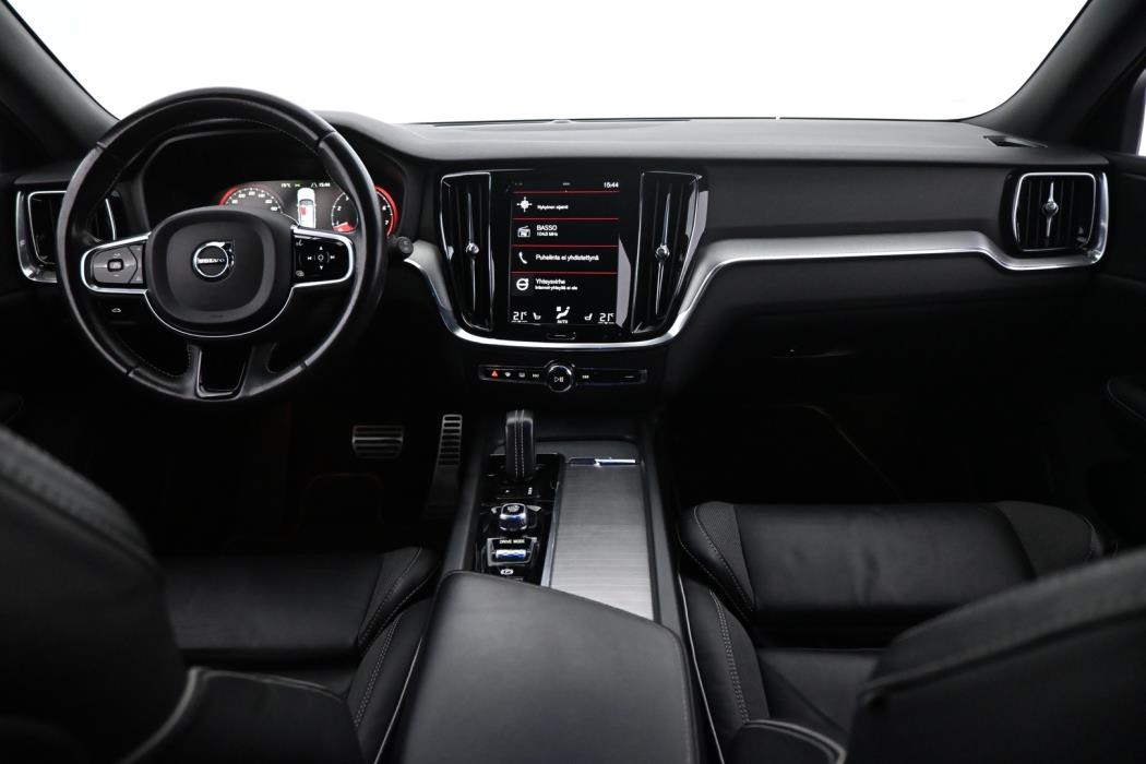 VOLVO V60 2021