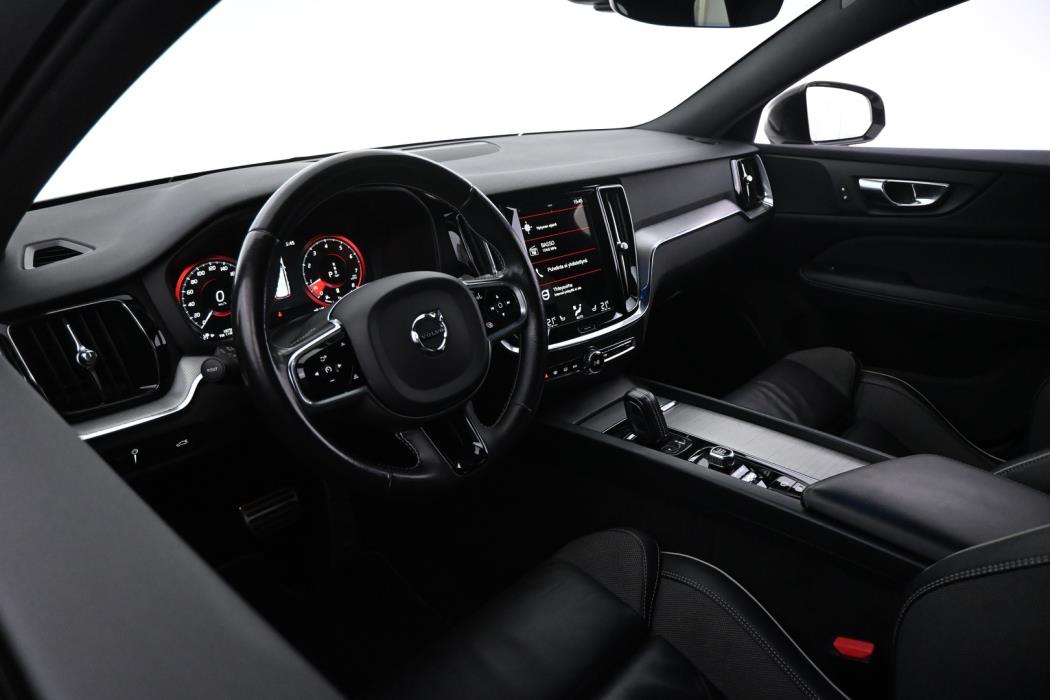 VOLVO V60 2021