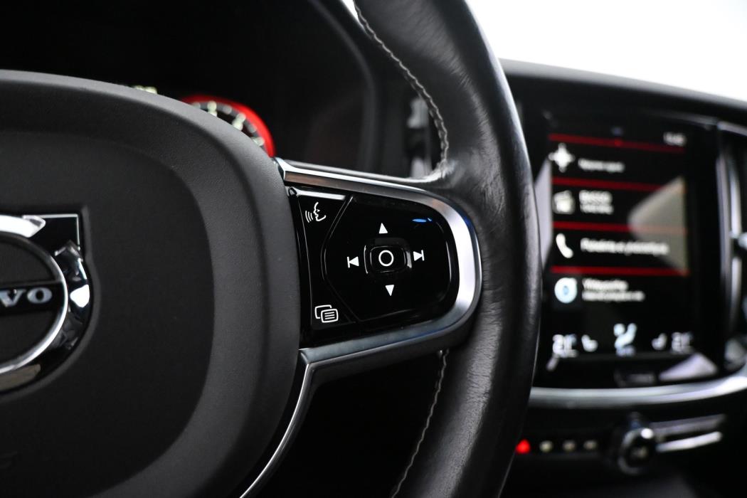 VOLVO V60 2021
