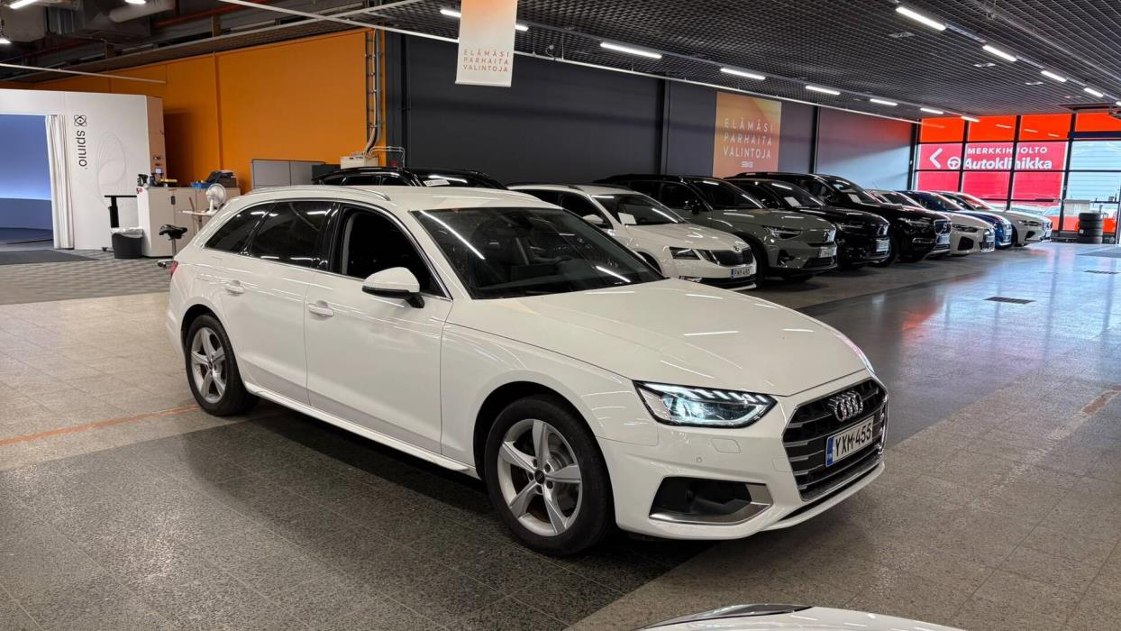AUDI A4 2021