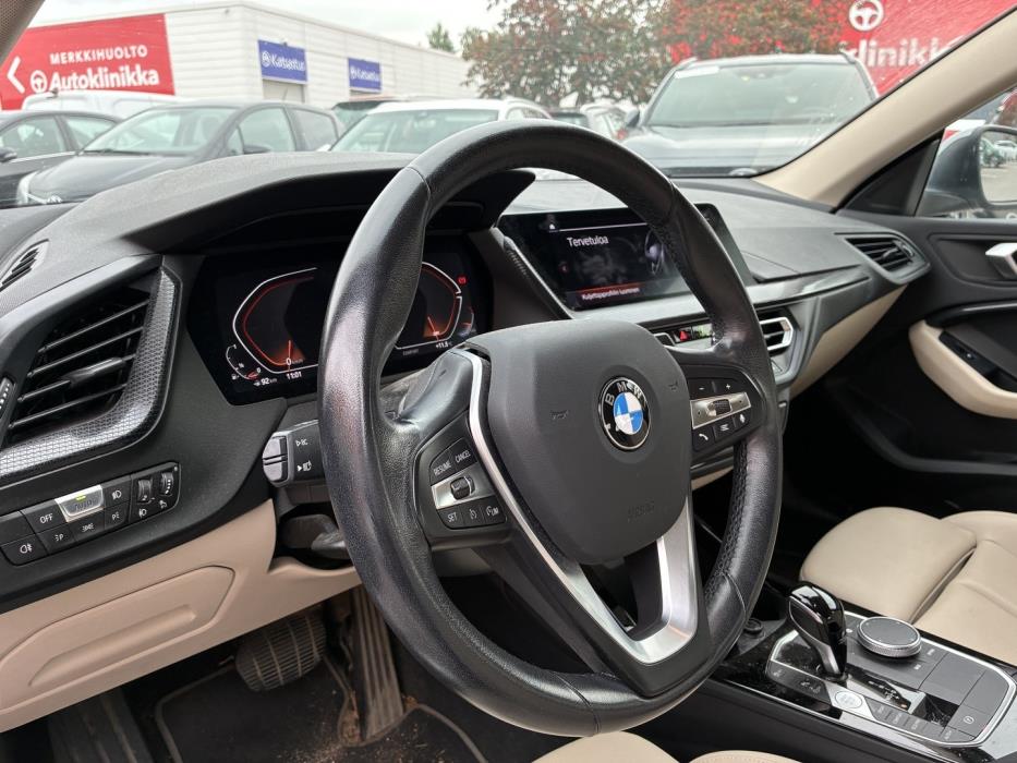 BMW 218 2022