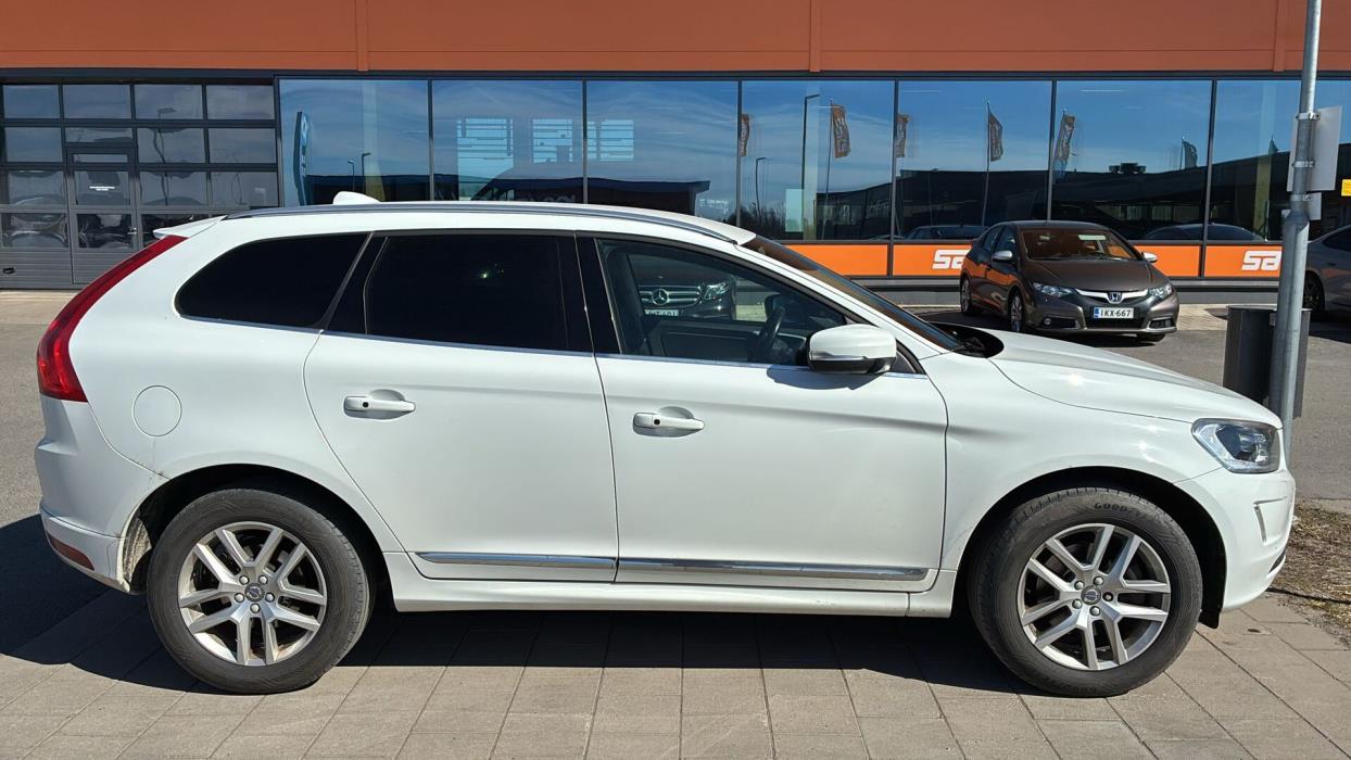 VOLVO XC60 2017