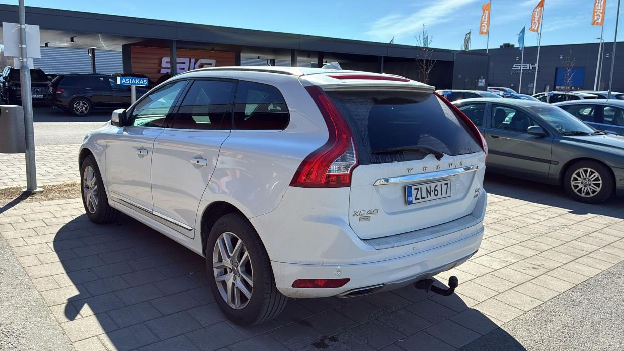 VOLVO XC60 2017