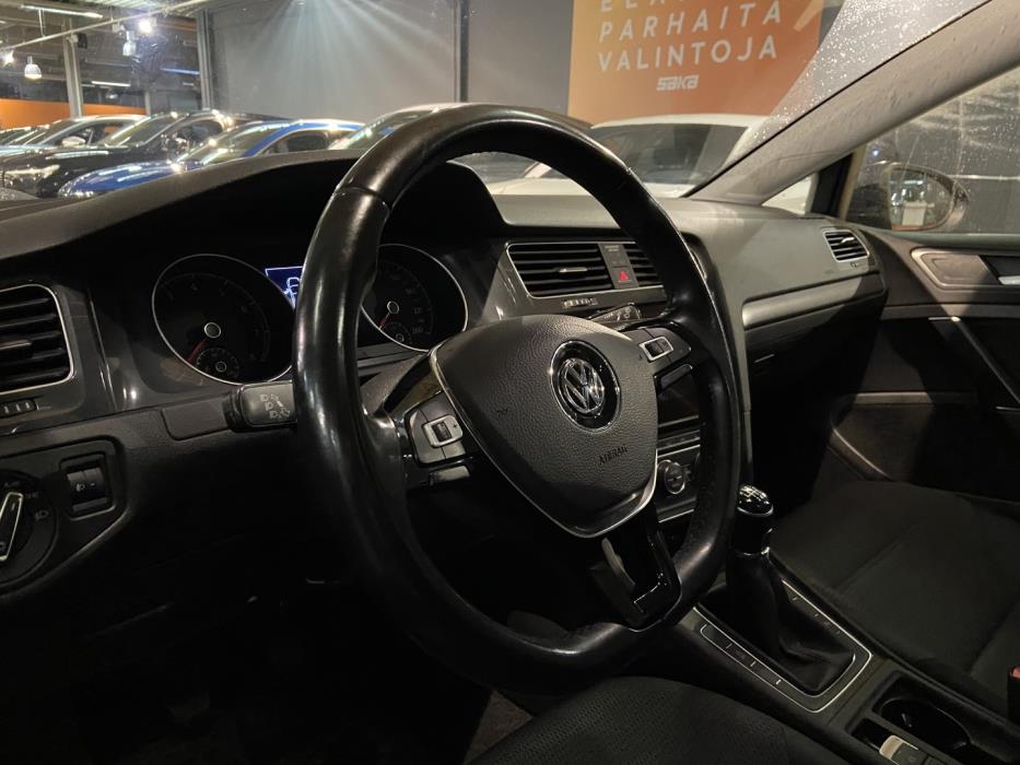 VOLKSWAGEN Golf 2017
