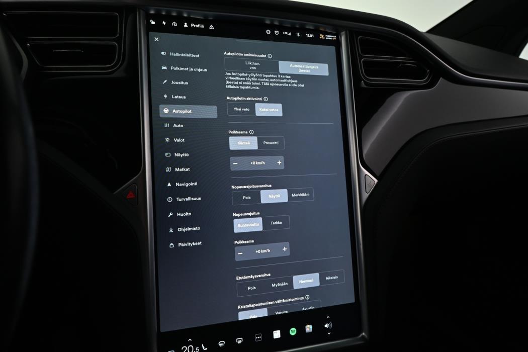 TESLA Model X 2017
